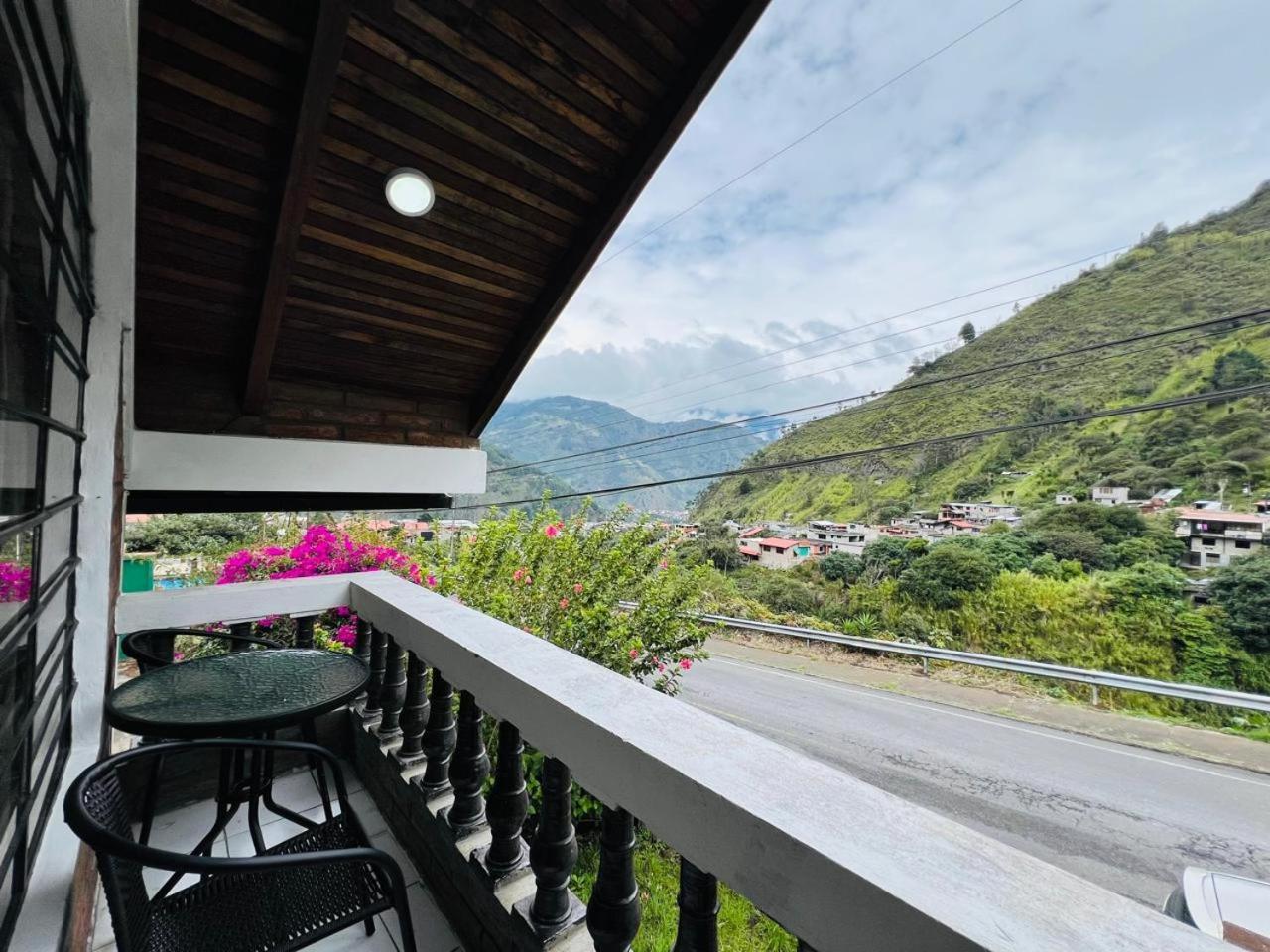Mountain Chalet - Tungurahua Hot Springs/Aguas Termales Baños Esterno foto